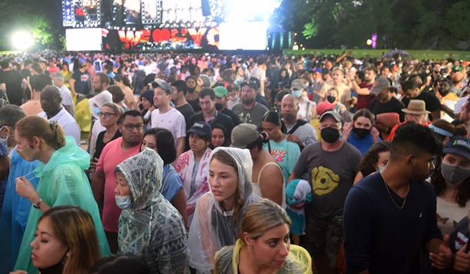 A large crowd of people with medium confidence